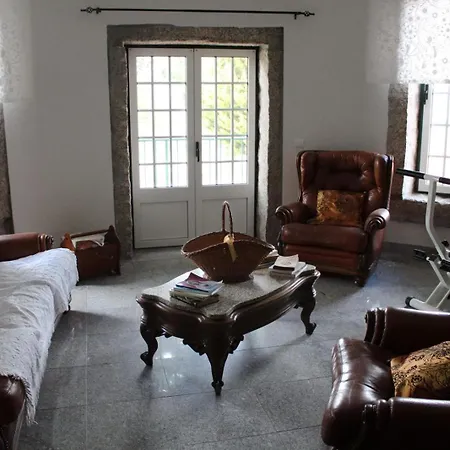 D Lina Local Bed & Breakfast *